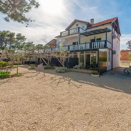 Apartments Villa Agape Vir Εξωτερικό φωτογραφία