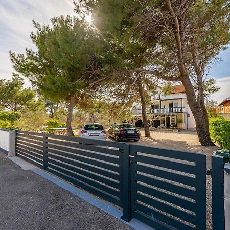 Apartments Villa Agape Vir Εξωτερικό φωτογραφία