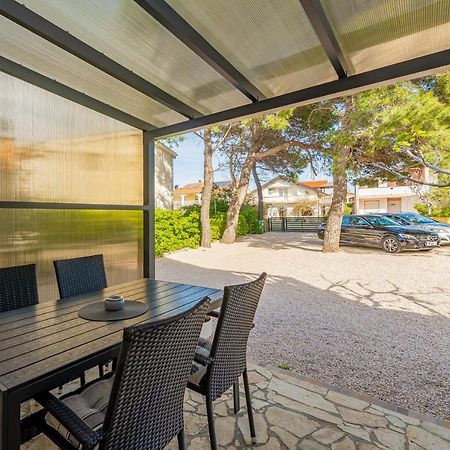 Apartments Villa Agape Vir Εξωτερικό φωτογραφία
