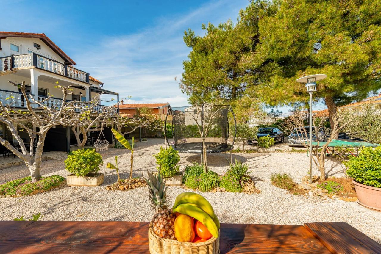 Apartments Villa Agape Vir Εξωτερικό φωτογραφία