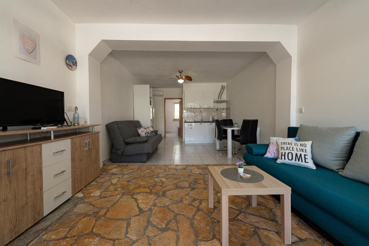 Apartments Villa Agape Vir Εξωτερικό φωτογραφία