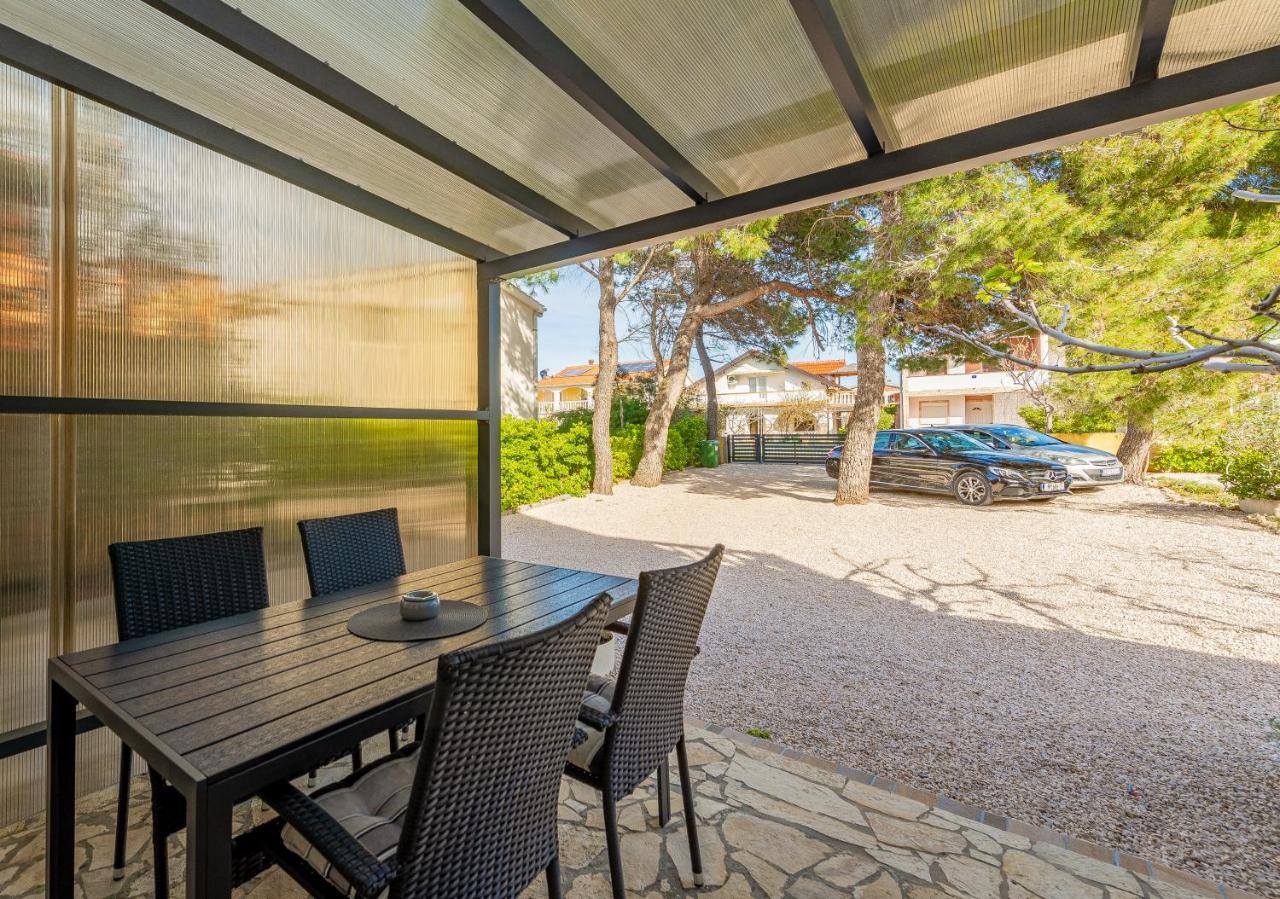 Apartments Villa Agape Vir Εξωτερικό φωτογραφία