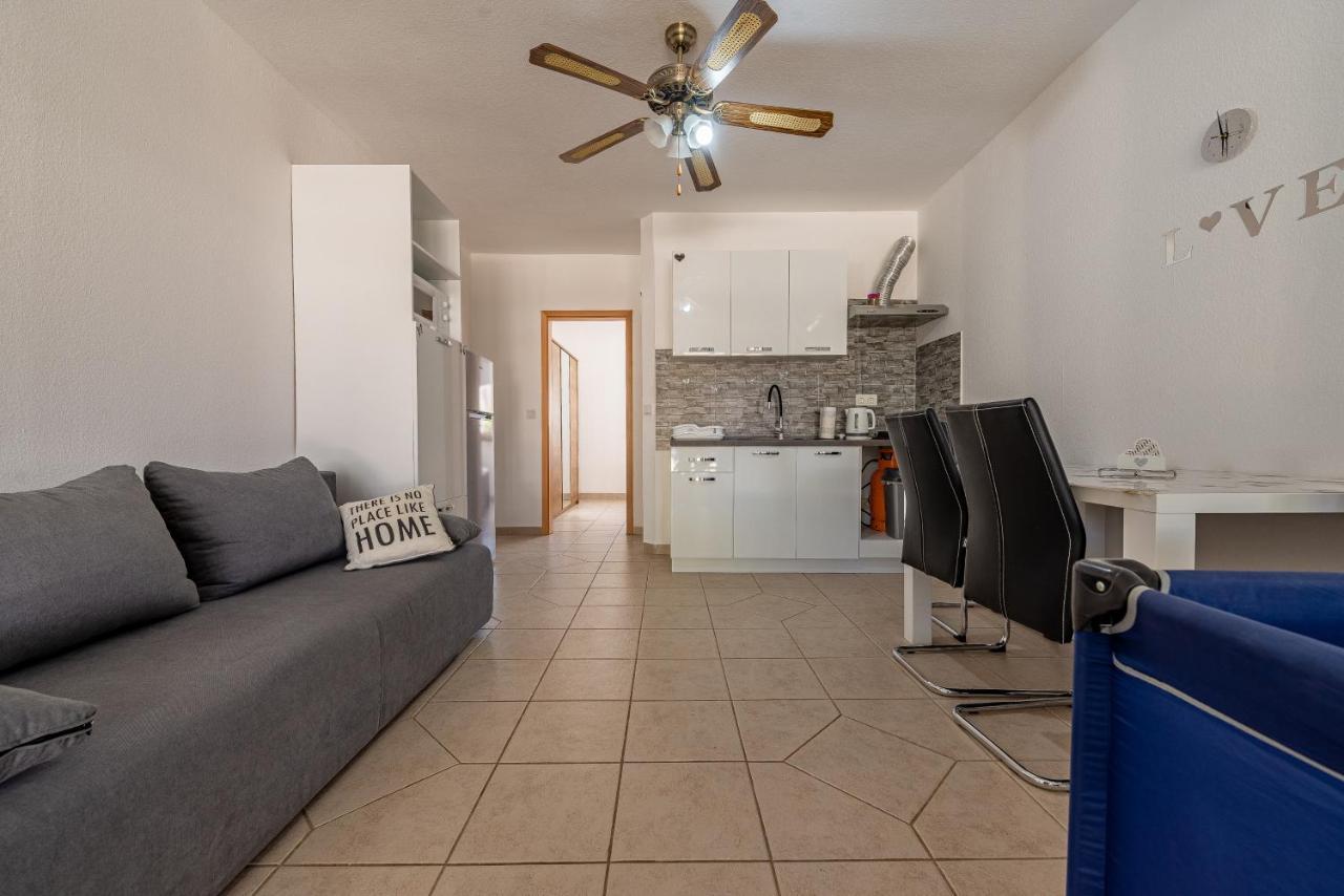 Apartments Villa Agape Vir Εξωτερικό φωτογραφία