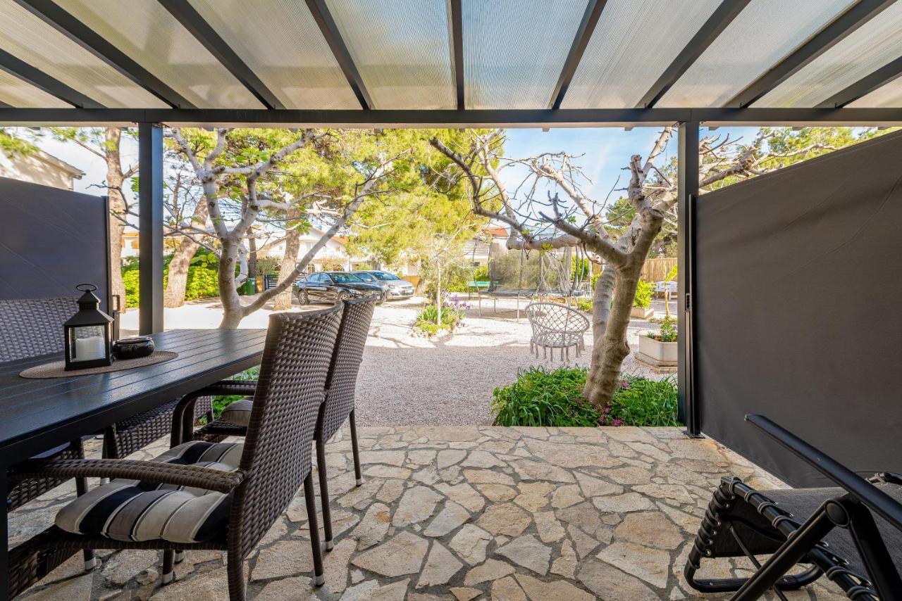 Apartments Villa Agape Vir Εξωτερικό φωτογραφία