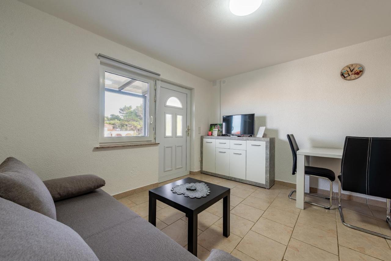 Apartments Villa Agape Vir Εξωτερικό φωτογραφία