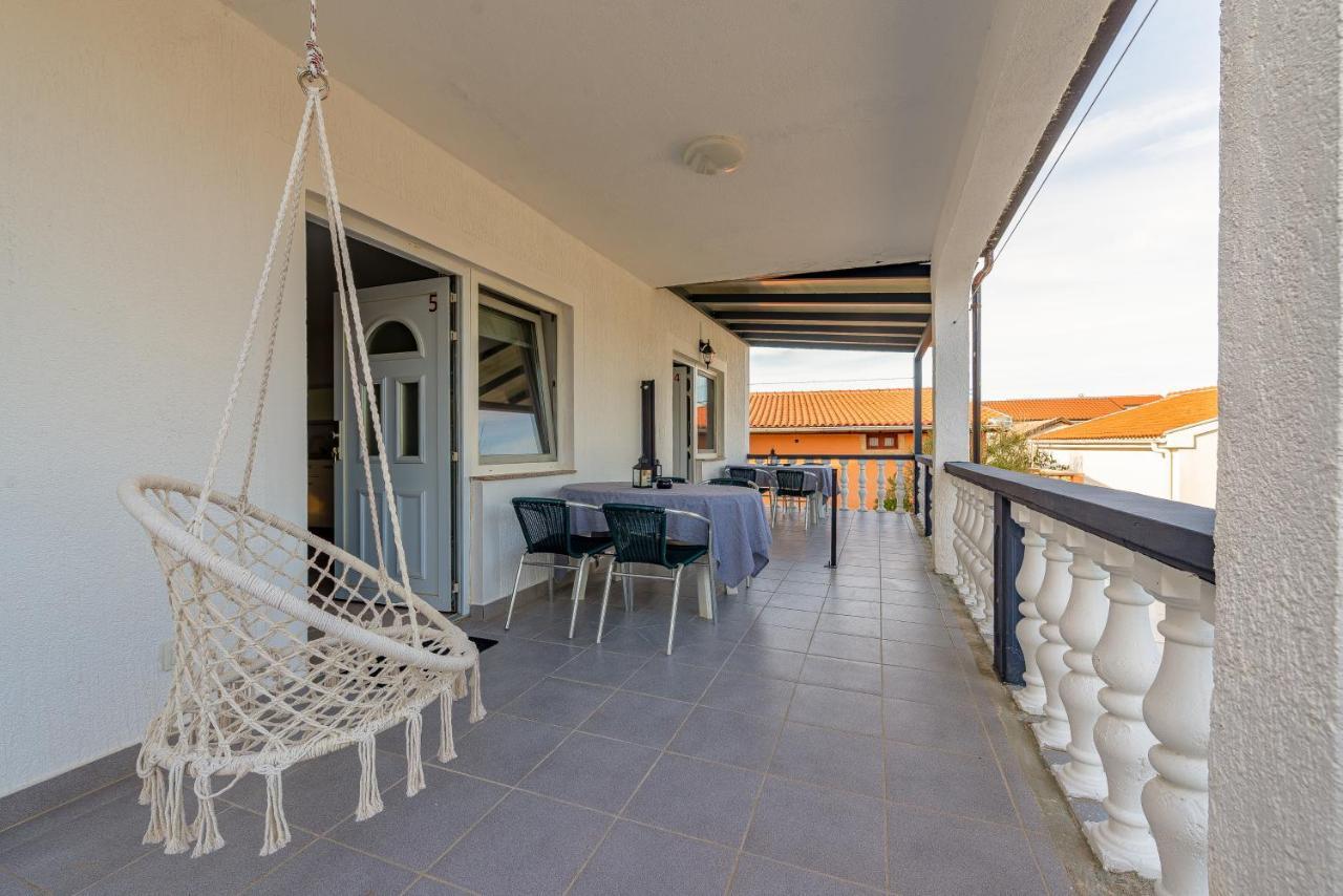 Apartments Villa Agape Vir Εξωτερικό φωτογραφία