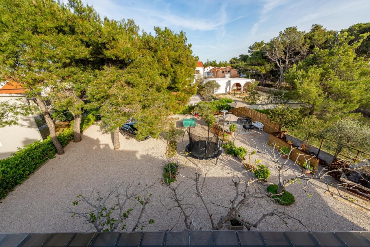 Apartments Villa Agape Vir Εξωτερικό φωτογραφία