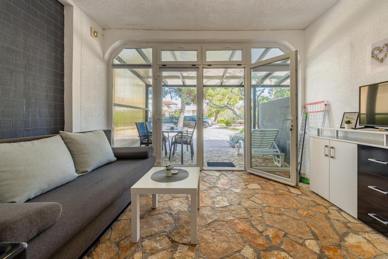 Apartments Villa Agape Vir Εξωτερικό φωτογραφία