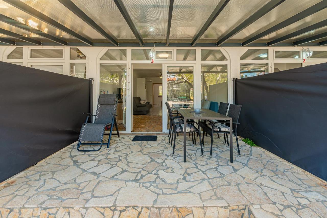 Apartments Villa Agape Vir Εξωτερικό φωτογραφία