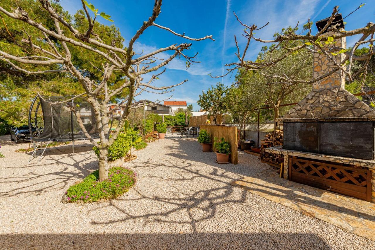 Apartments Villa Agape Vir Εξωτερικό φωτογραφία