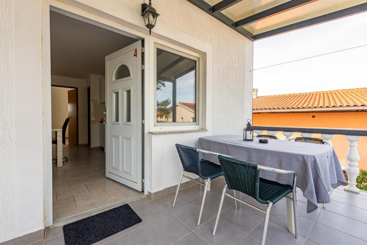 Apartments Villa Agape Vir Εξωτερικό φωτογραφία