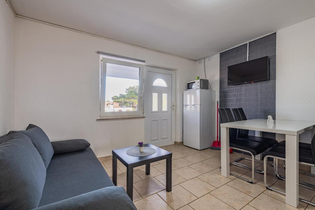 Apartments Villa Agape Vir Εξωτερικό φωτογραφία
