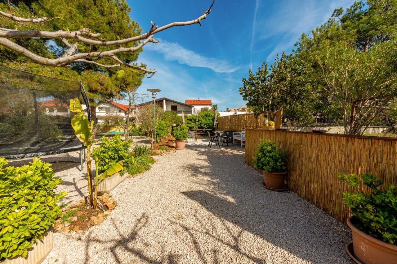 Apartments Villa Agape Vir Εξωτερικό φωτογραφία