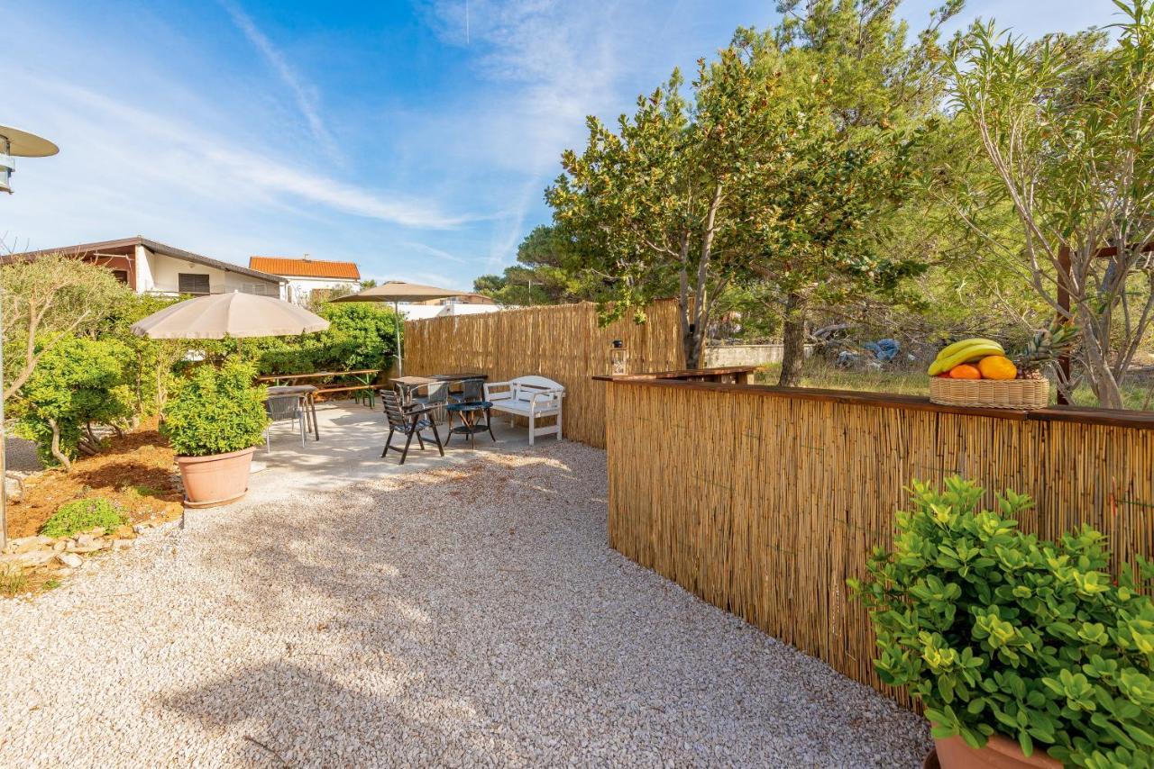 Apartments Villa Agape Vir Εξωτερικό φωτογραφία