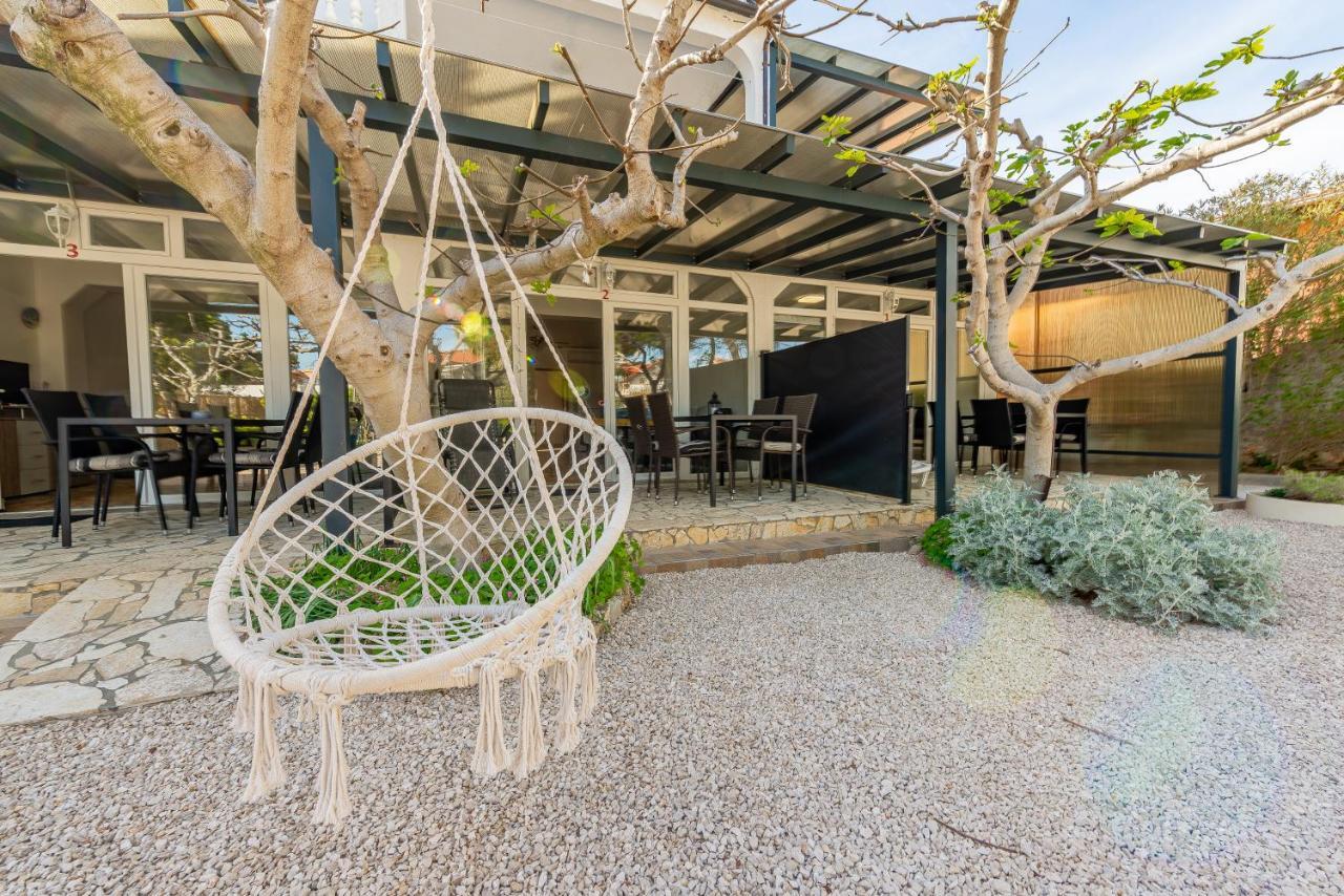 Apartments Villa Agape Vir Εξωτερικό φωτογραφία